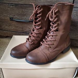 FINAL PRICE DROP!! Brown Combat Boots 👢